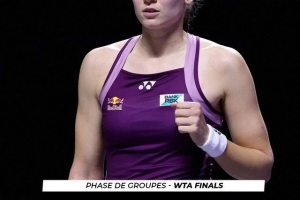 莱巴金娜2-0击败亚历山德洛娃，三战全胜晋级年终总决赛4强