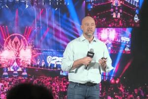 流量总决赛！拳头电竞负责人：iG vs T1比以往入围赛 观众增长1000%！