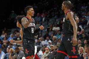 杜兰特：这是场团队胜利 我们顶住压力 坚持拿下了比赛