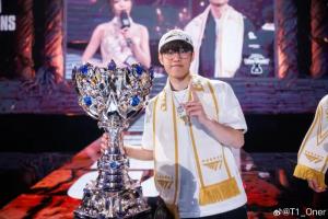 23-25年年世一野！Oner选手更新社媒：第三冠