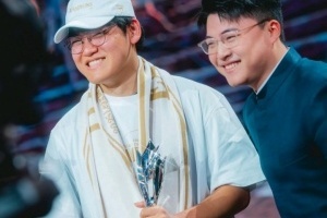 Gumayusi：能由中国最伟大的下路选手Uzi为我颁发FMVP非常有意义 他是我的榜样