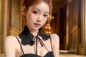 王思聪前女友懒懒晒照：✨-巴黎是一场流动的盛宴