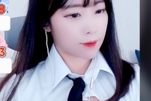 40岁了还这么敬业！Dva原型女帝ToSsGirL近期直播LOL 时不时擦边搞热度