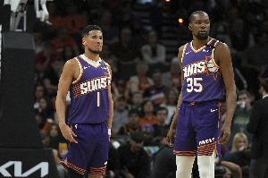 美记：太阳是布克的球队 之前KD在布克必须收敛现在可以放开抡