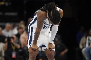 无心恋战！莫兰特半场多达7次失误 7中3拿到9分3助&正负值-27最低