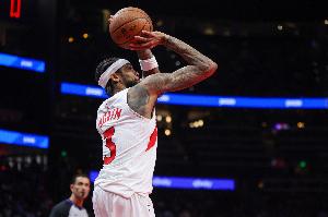 杀伤可以！英格拉姆17中8砍下全场最高25分外加5板4助 罚球9中8