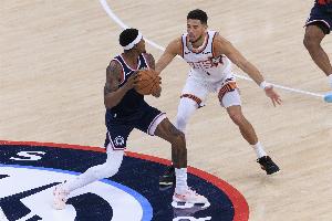 啊？Shams：比尔是在对阵老东家太阳的比赛中受伤的