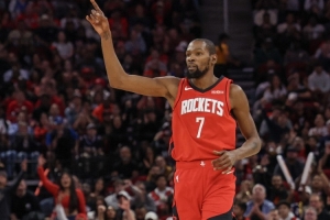 首节轰16分！杜兰特上半场11中6&三分4中2&罚球6中5砍下19+4+3