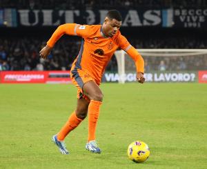 ESPN：邓弗里斯因轻微伤势缺席荷兰对阵波兰的比赛