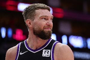 最后时刻不好！小萨博尼斯24中14空砍全场最高34分 另有11板3助