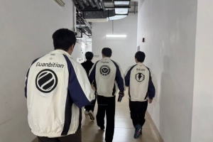 管泽元解说解说杯半决赛首日 赛前发文：谁说晋级解说席不算线下