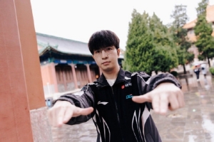 圈内人：jd准备先确保抢到gala wb在抢elk上比ig有优势