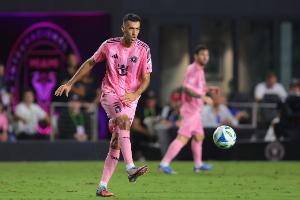 布斯克茨：我知道距离退役已经越来越近，希望能再多踢两场比赛