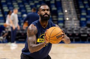 状态回暖！小哈达威第三节2中2拿到5分1篮板