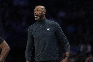 主教练退赛！莫斯利：在场边出现头晕目眩的状况 真是吓人