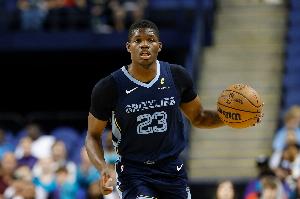 今天是咋了？科沃德半场12分钟5投0中 四项数据挂蛋&仅有1助攻