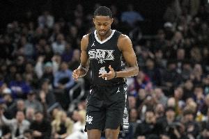 频造杀伤！福克斯11中5拿到26分5板3助 罚球16中14