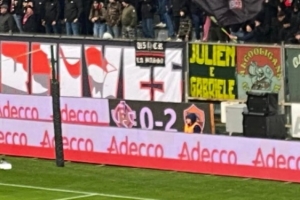 罗体：罗马上半场进球被吹，但克雷莫内塞现场屏幕一直显示2-0