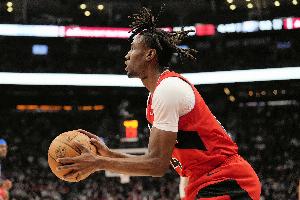 手感火热！沃尔特外线开炮连中三分 三节6投6中已砍下16分