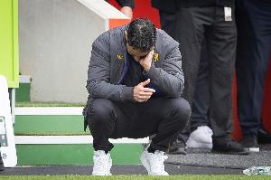 11打10长达80分钟！记者：三后卫为何不调整？积攒的希望就此扼杀