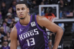 非卖品！基根·穆雷鏖战44分钟 19中10砍下26分&生涯新高的15板