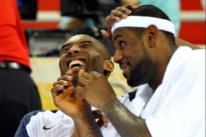 小南斯：詹科有不同的领导风格 科比非常严格老詹接地气开玩笑