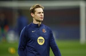 德容职业生涯至今参加60场欧冠比赛，只参与1粒进球