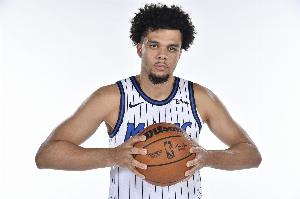 【菜鸟】科比·桑德斯6分1板1助 庞达10分9板 小理查德森7分1断