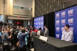 名场面俩男主！比塔泽生涯出战数已是锡安的1.5倍！