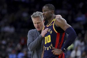 库明加确实救不了勇士但也不该背锅 赶紧交易他吧 别再相互折磨