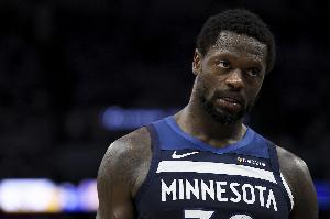 没机会了！兰德尔关键时刻发球5秒违例 森林狼白白送出球权