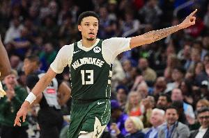 疯狂出手！罗林斯24投11中得到26分7板5助1断 得分全队最高