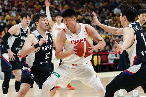 翟晓川：相信中国男篮一定会做出调整 打好下一场比赛