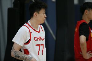 马健：张镇麟根本没进比赛状态 中国队扭转颓势最大问题还是防守