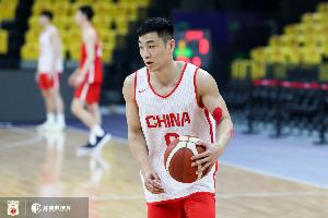 媒体人：中国男篮大部分球员都陷入了全运会艰苦赛程后的疲劳期