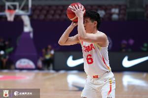 对比悬殊！上半场中国男篮三分8中1 韩国男篮16中9