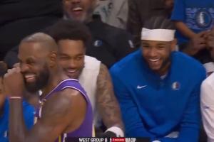 没笑格外显眼！美媒：除了拉塞尔全队都在笑 这哥们一定恨詹姆斯