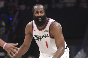 这是最沮丧的经历？哈登：我不会去比较 但绝对令人沮丧