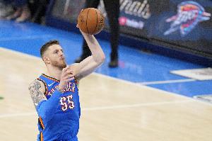 哈滕上赛季曾遭遇过左比目鱼肌拉伤 当时连续缺席了5场比赛