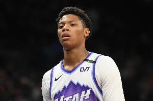 挺高效！5号秀贝利半场出战14分钟 6中5&三分3中2拿到12分