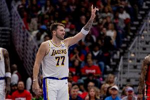 💥东契奇单节20+次数超越詹姆斯独占历史第六！3场内2次单节20+