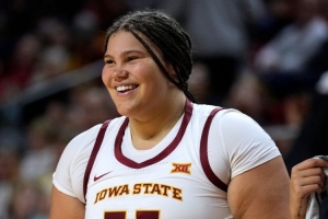 NCAA女篮巨无霸奥迪·克鲁克斯25投19中轰下47分！赛季第二次40+