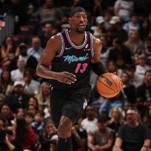 投篮惩戒祖巴茨！阿德巴约半场7中5高效拿下14分7板2助3帽