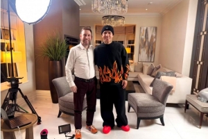 恩佐的穿搭引热议：这衣服出现在学校迪斯科舞会上也毫不违和