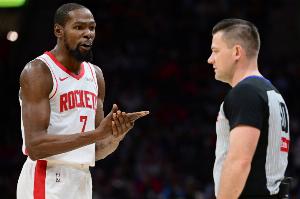 背靠背打累了？杜兰特干拔三分+上篮+后仰中投 连续三连铁！