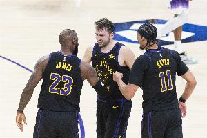 湖记：湖人的上限和掘金、火箭是一个级别的 但是下限更低