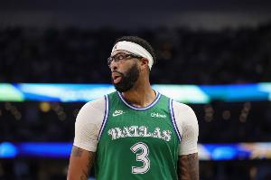 抹平分差！浓眉反击上篮打停掘金 独行侠一波12-0