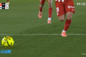 阿尔瓦雷斯反越位成功后吊门，被霍安·加西亚摘下