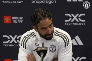 阿莫林：从不看网上如何骂我，输球时作为教练内心已经够难受了