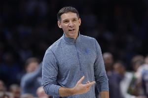 雷霆主帅：没打出最佳状态 比赛未结束就能纠错 这是个很好的教训